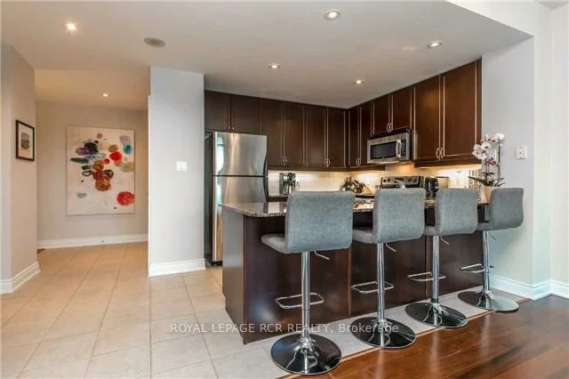 37, Ellen, City Centre, Barrie