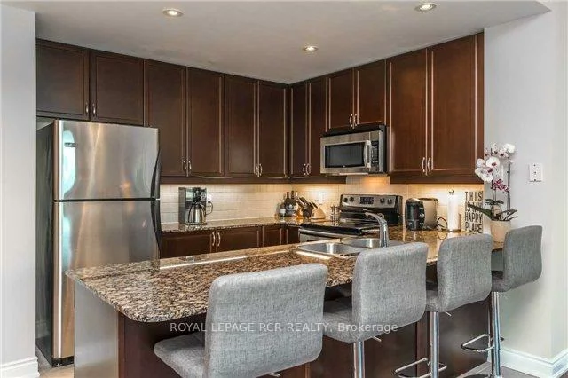 37, Ellen, City Centre, Barrie