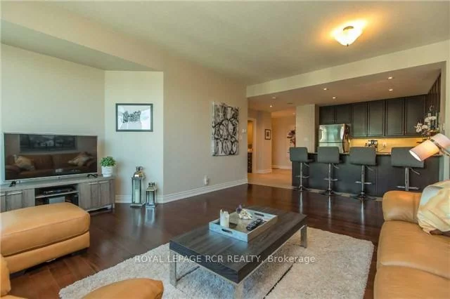 37, Ellen, City Centre, Barrie