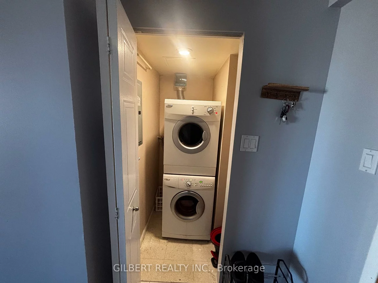 65, Ellen, City Centre, Barrie