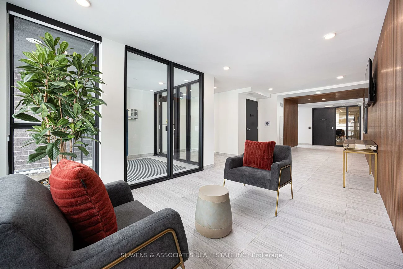 41, Johnson, North Shore, Barrie