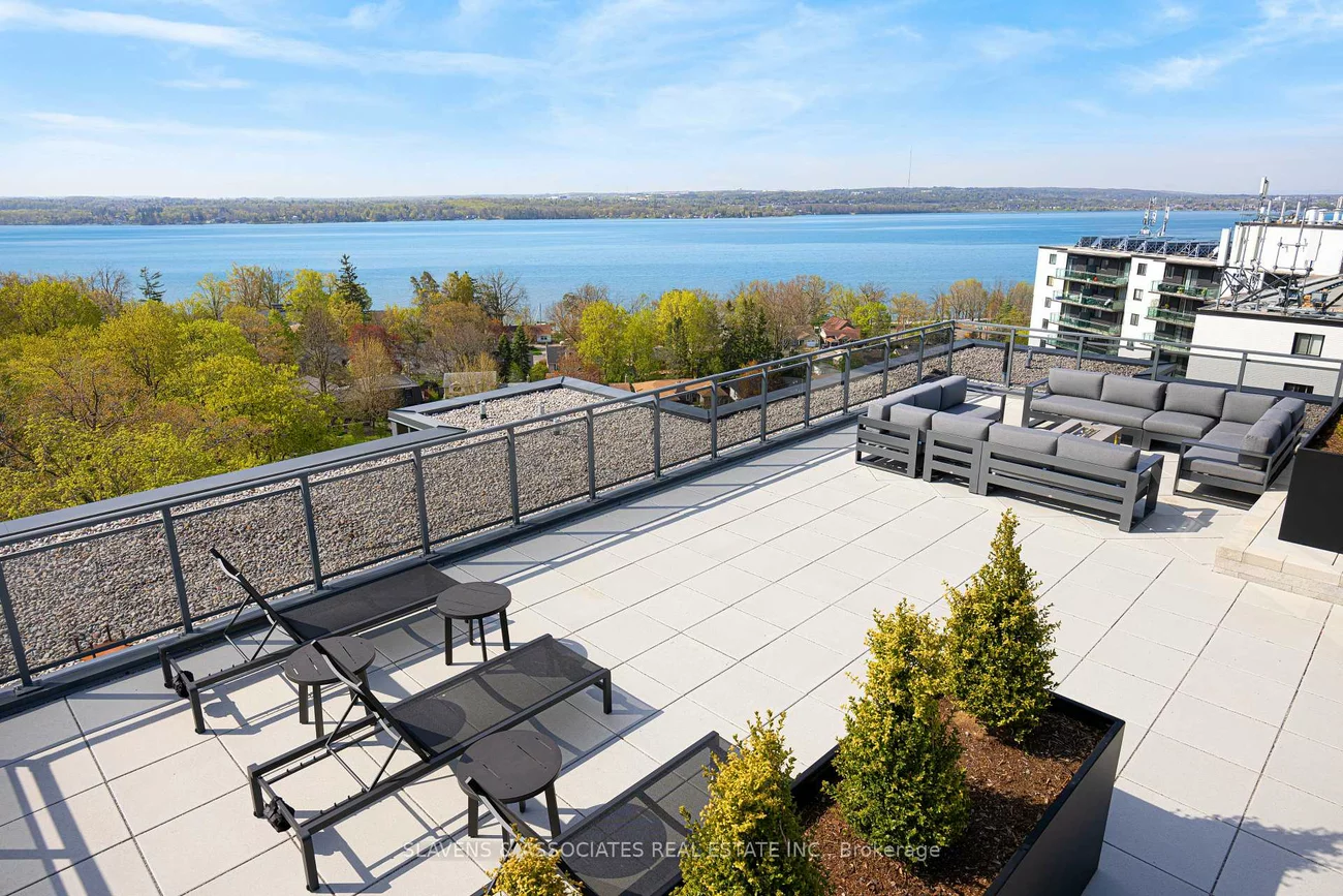 41, Johnson, North Shore, Barrie