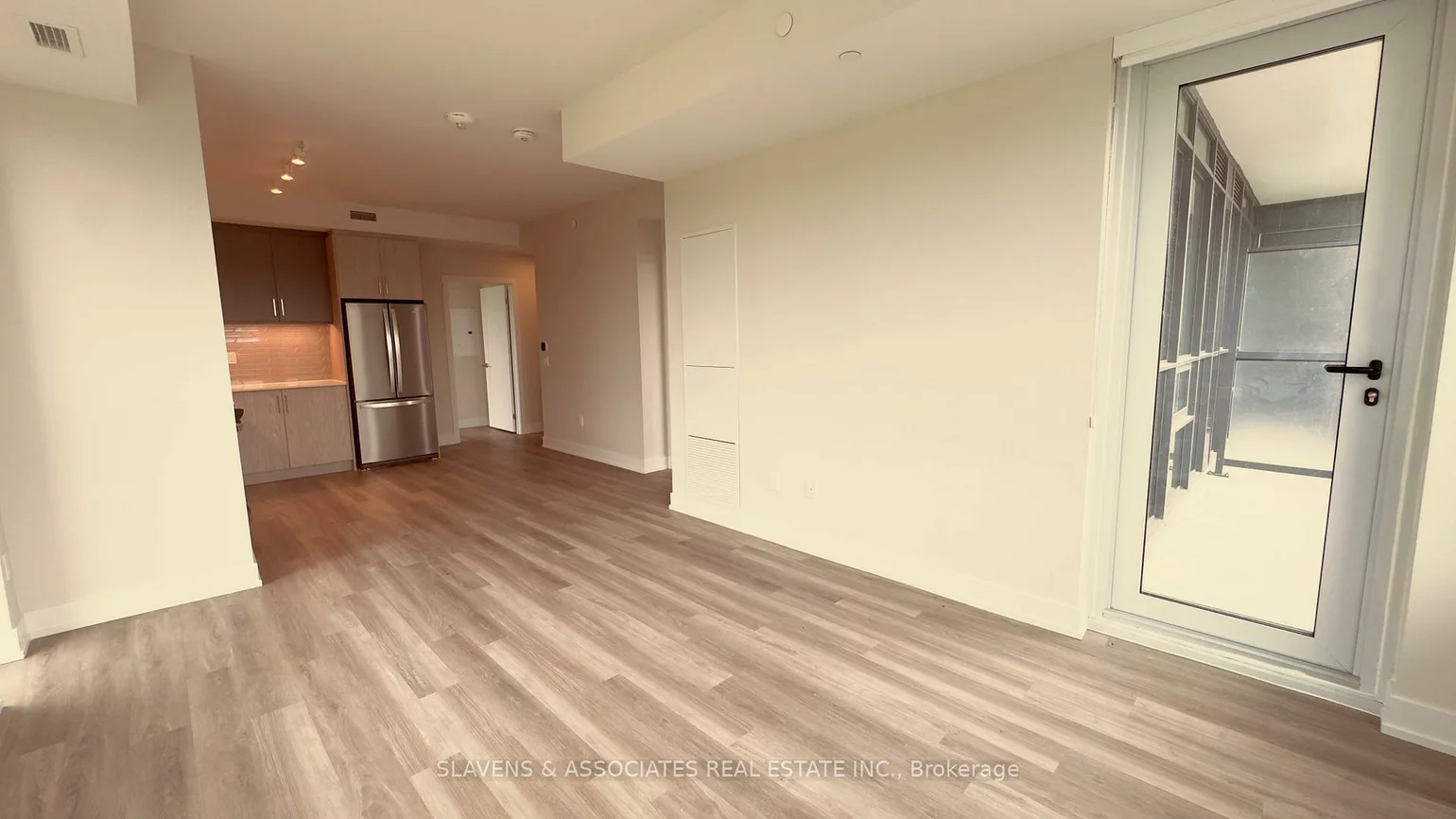 41, Johnson, North Shore, Barrie