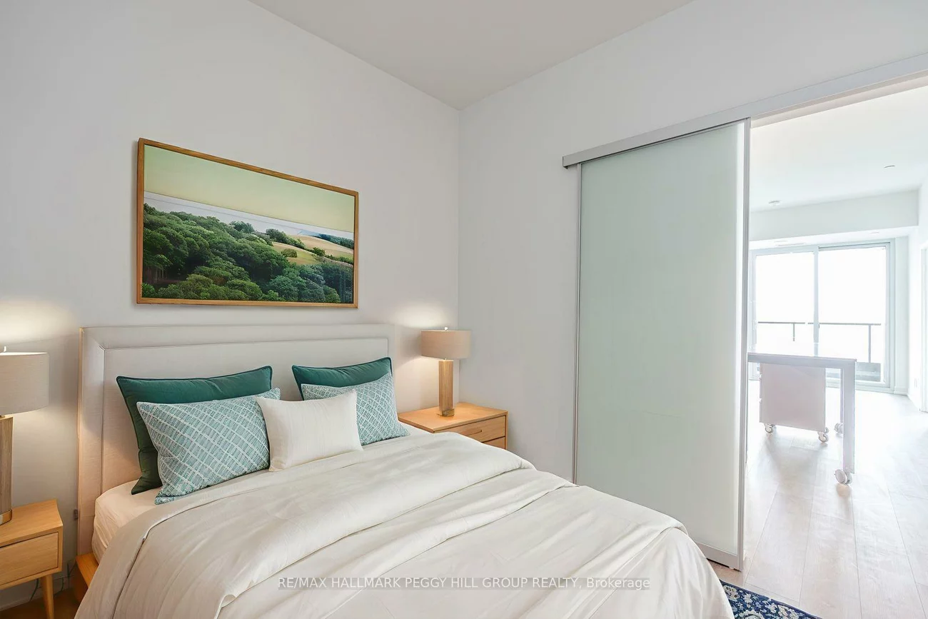 39, Mary, City Centre, Barrie