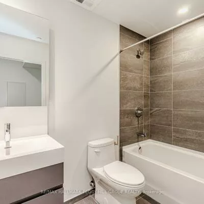 39, Mary, City Centre, Barrie