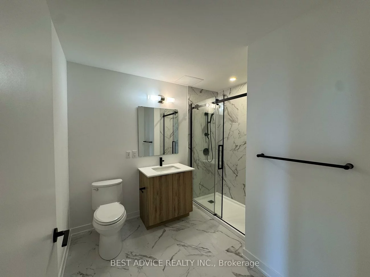 56, Lakeside, Little Lake, Barrie