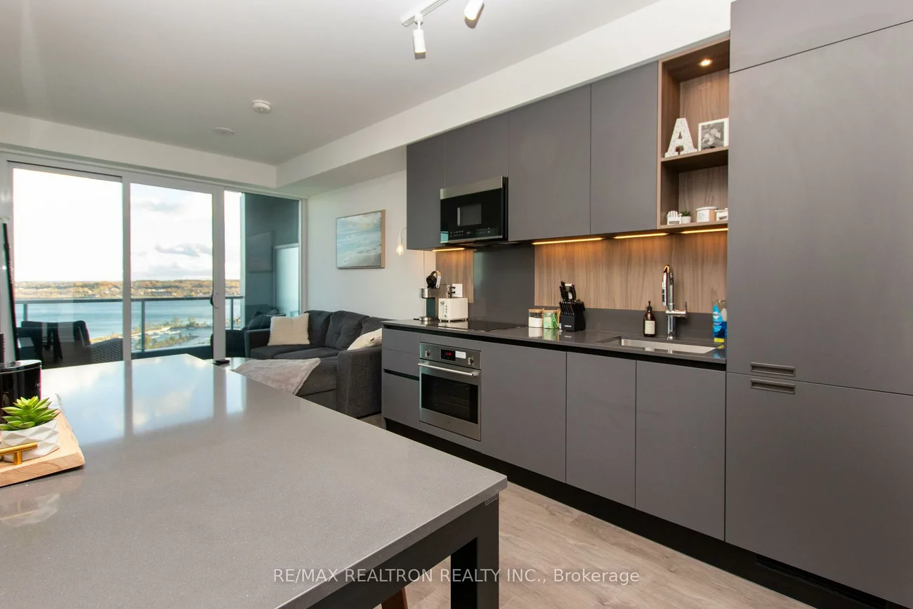 39, Mary, City Centre, Barrie