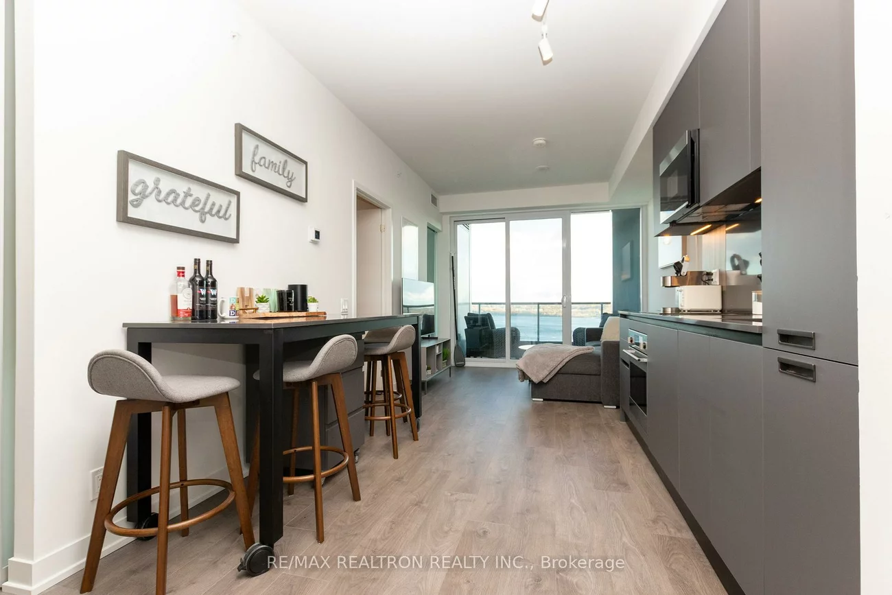 39, Mary, City Centre, Barrie