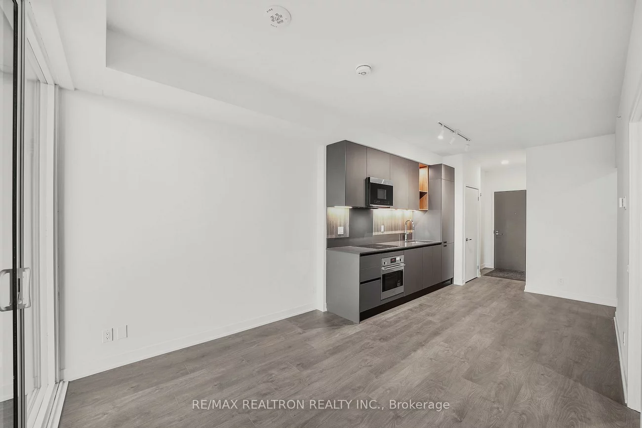 39, Mary, City Centre, Barrie