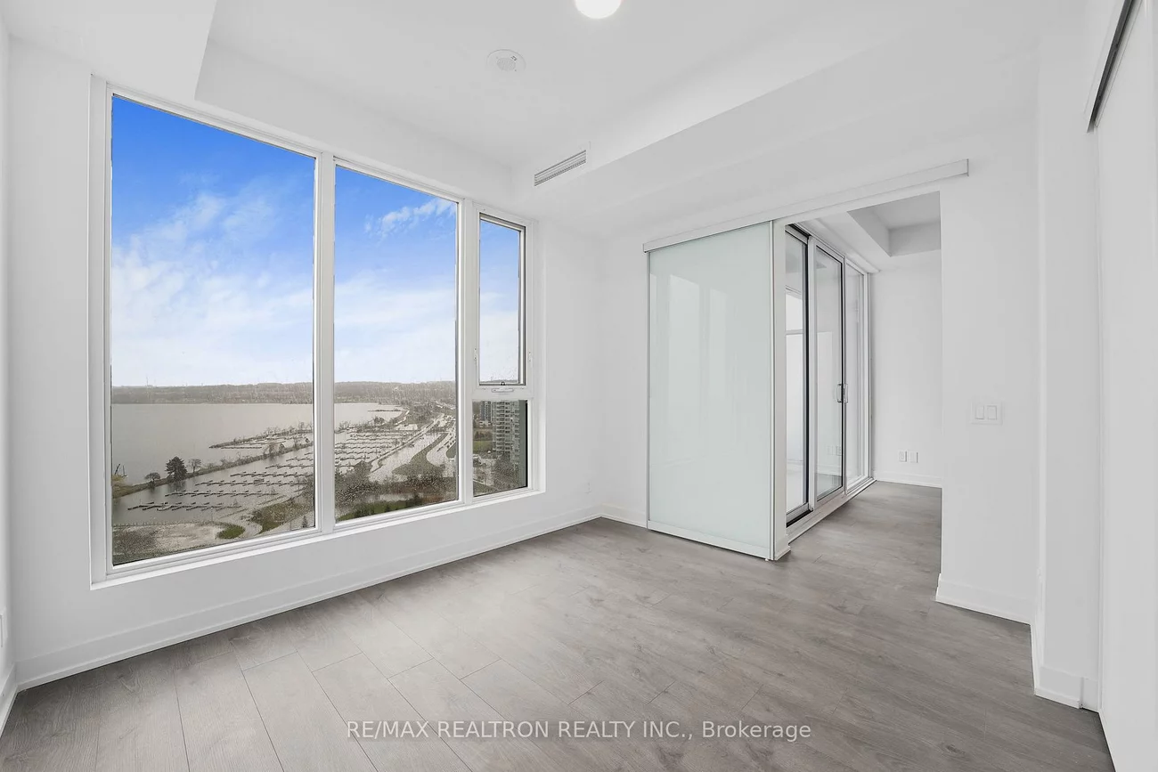 39, Mary, City Centre, Barrie