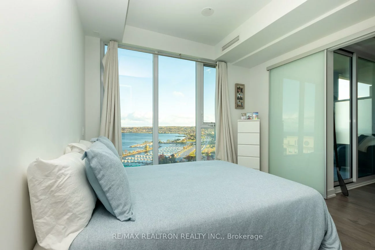 39, Mary, City Centre, Barrie