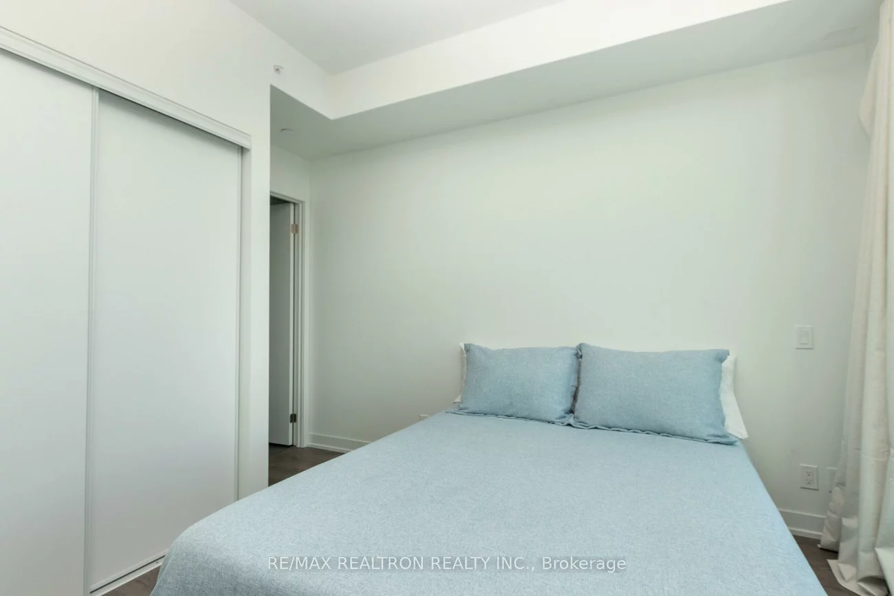 39, Mary, City Centre, Barrie