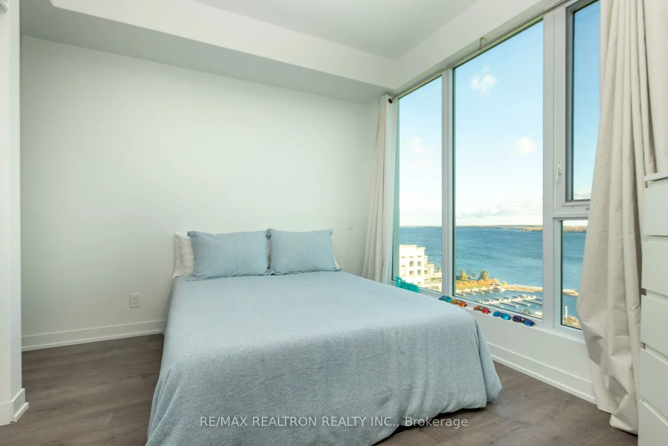 39, Mary, City Centre, Barrie