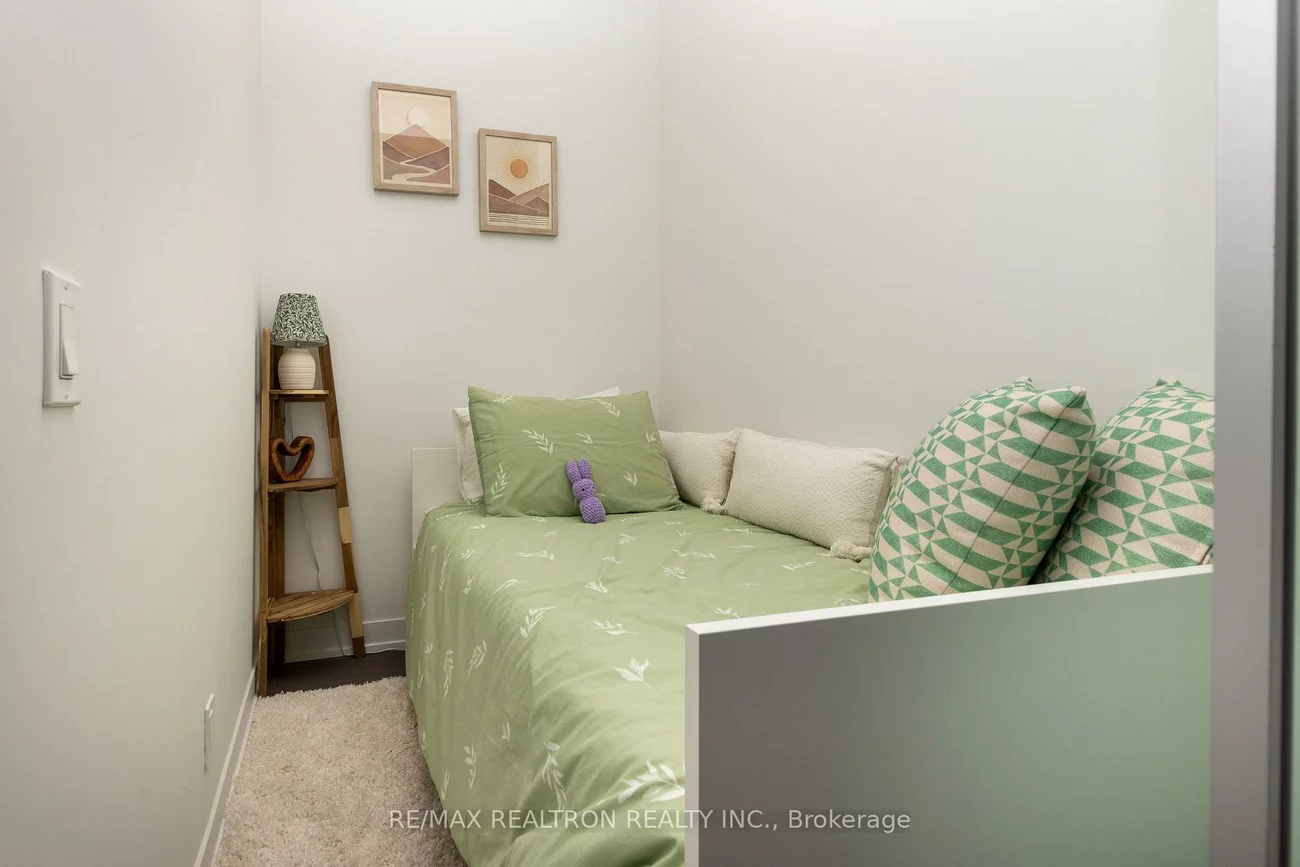 39, Mary, City Centre, Barrie