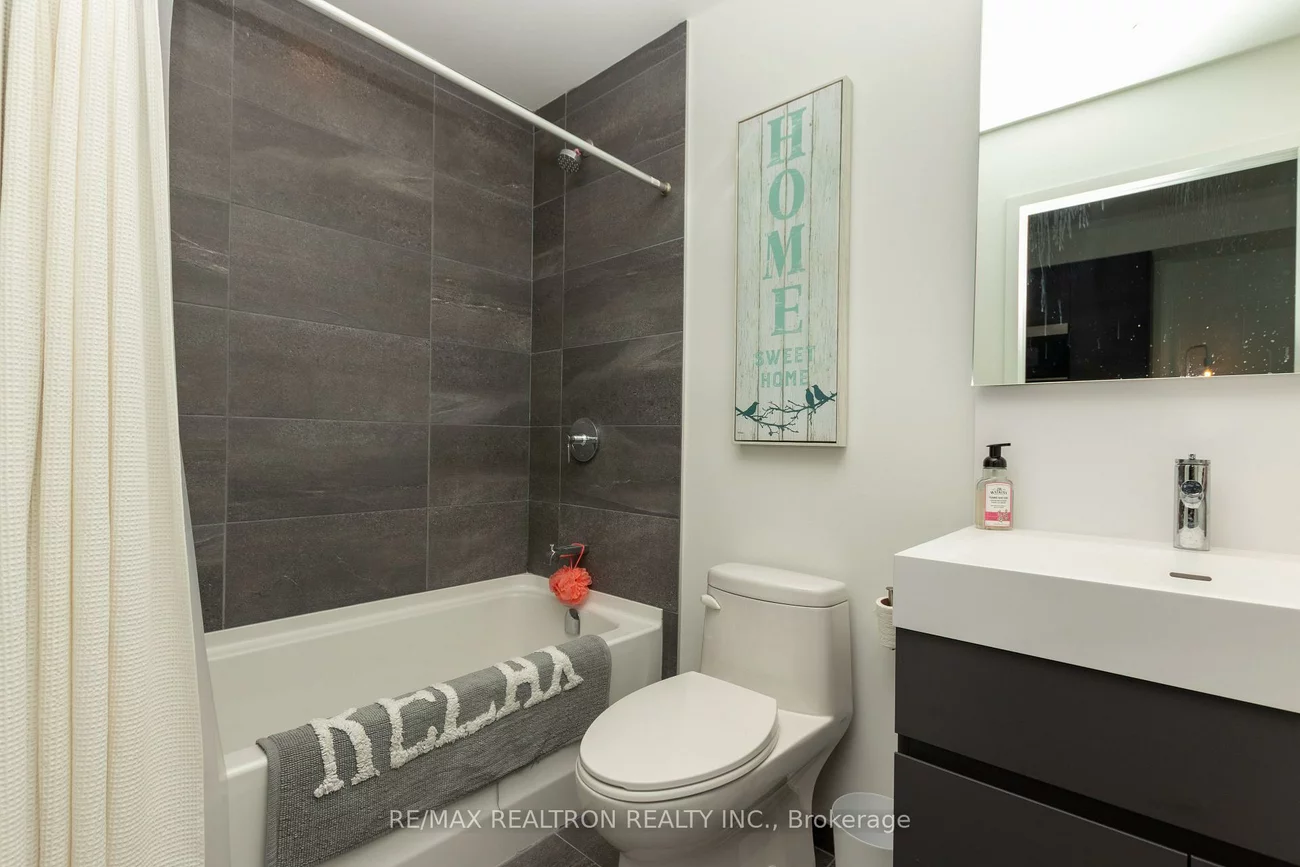 39, Mary, City Centre, Barrie