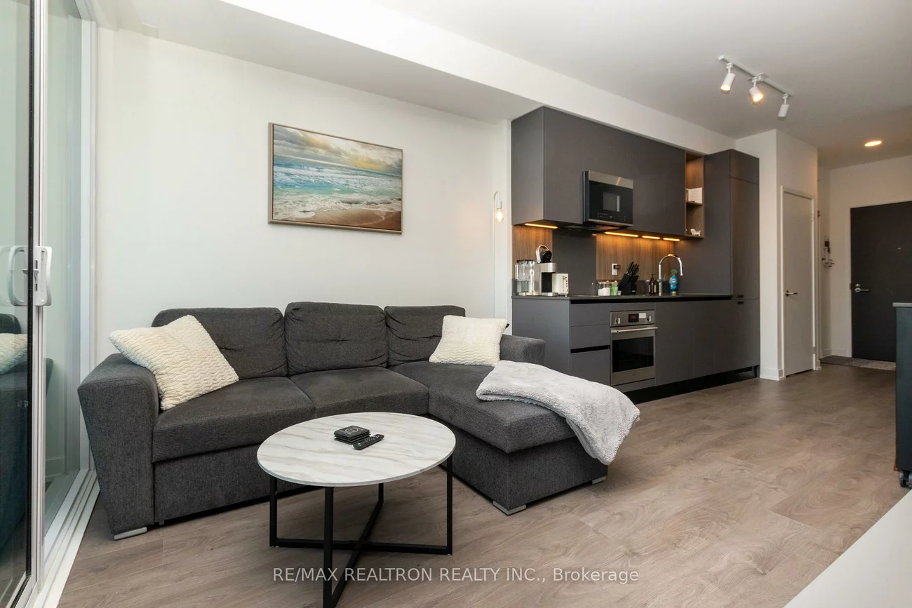 39, Mary, City Centre, Barrie