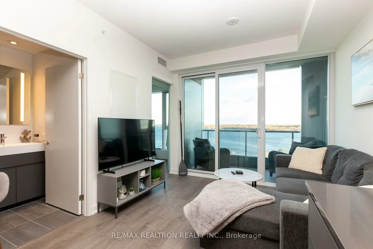 39, Mary, City Centre, Barrie