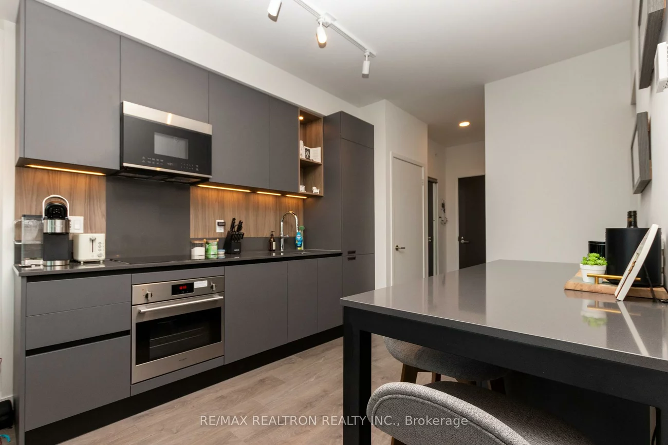 39, Mary, City Centre, Barrie