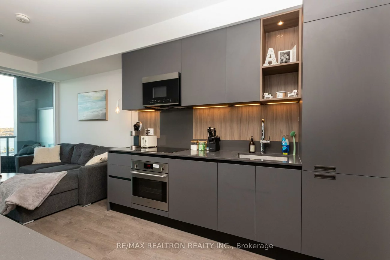 39, Mary, City Centre, Barrie