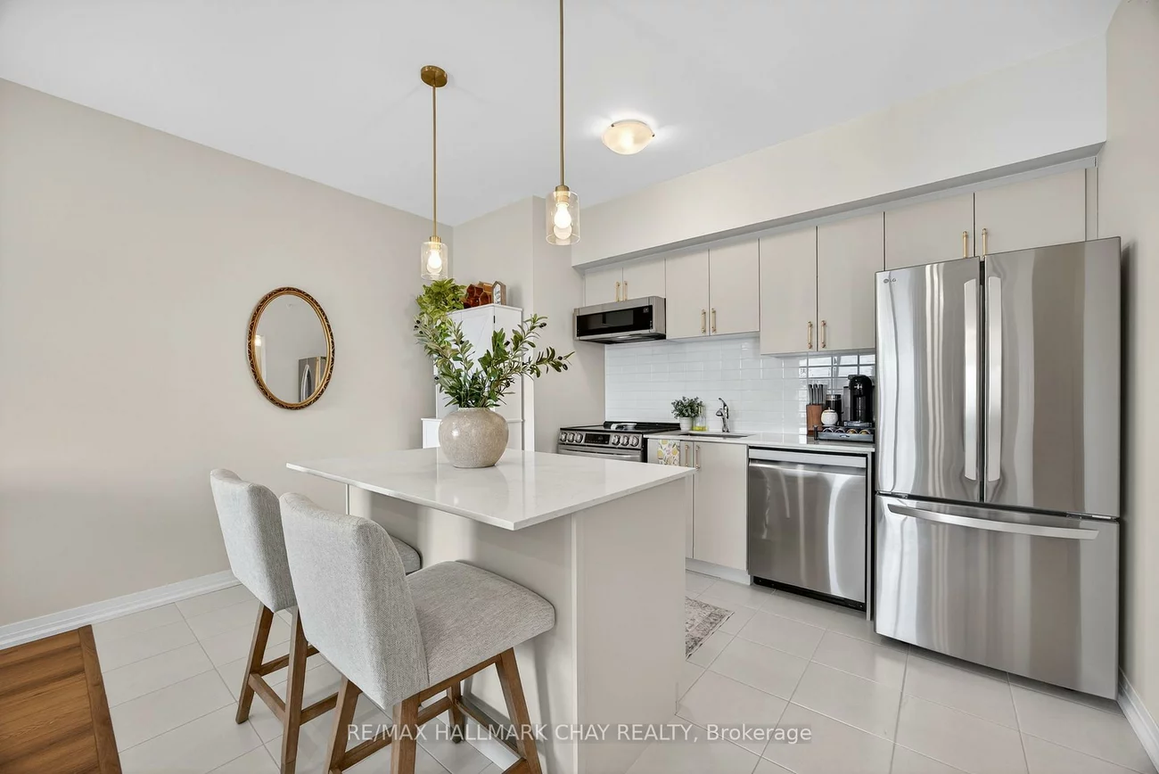 15, Kneeshaw, Innis-Shore, Barrie