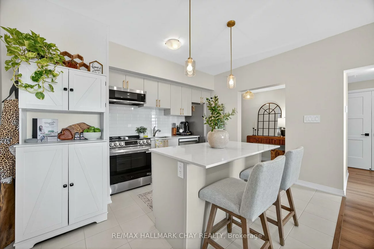 15, Kneeshaw, Innis-Shore, Barrie