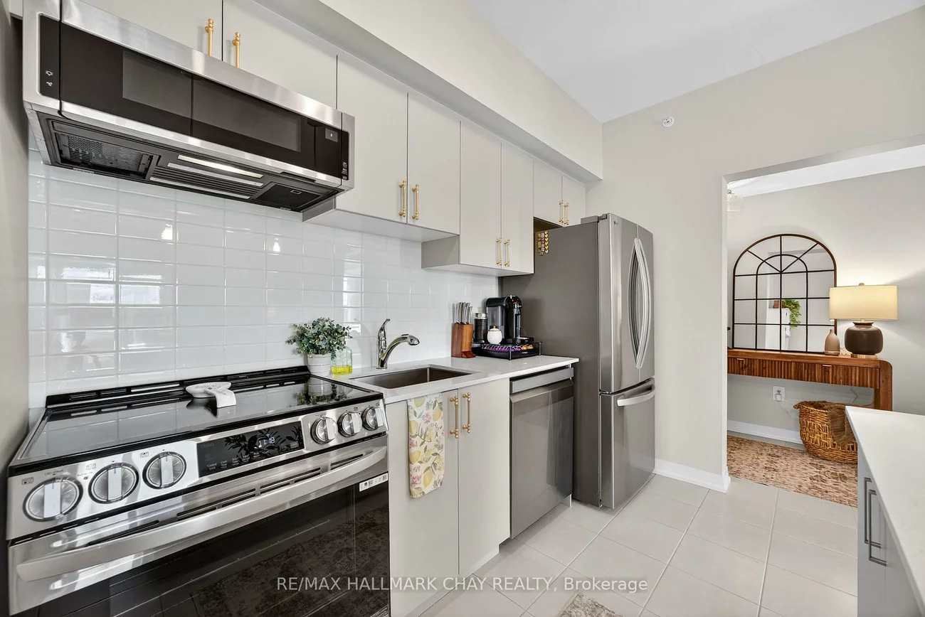 15, Kneeshaw, Innis-Shore, Barrie