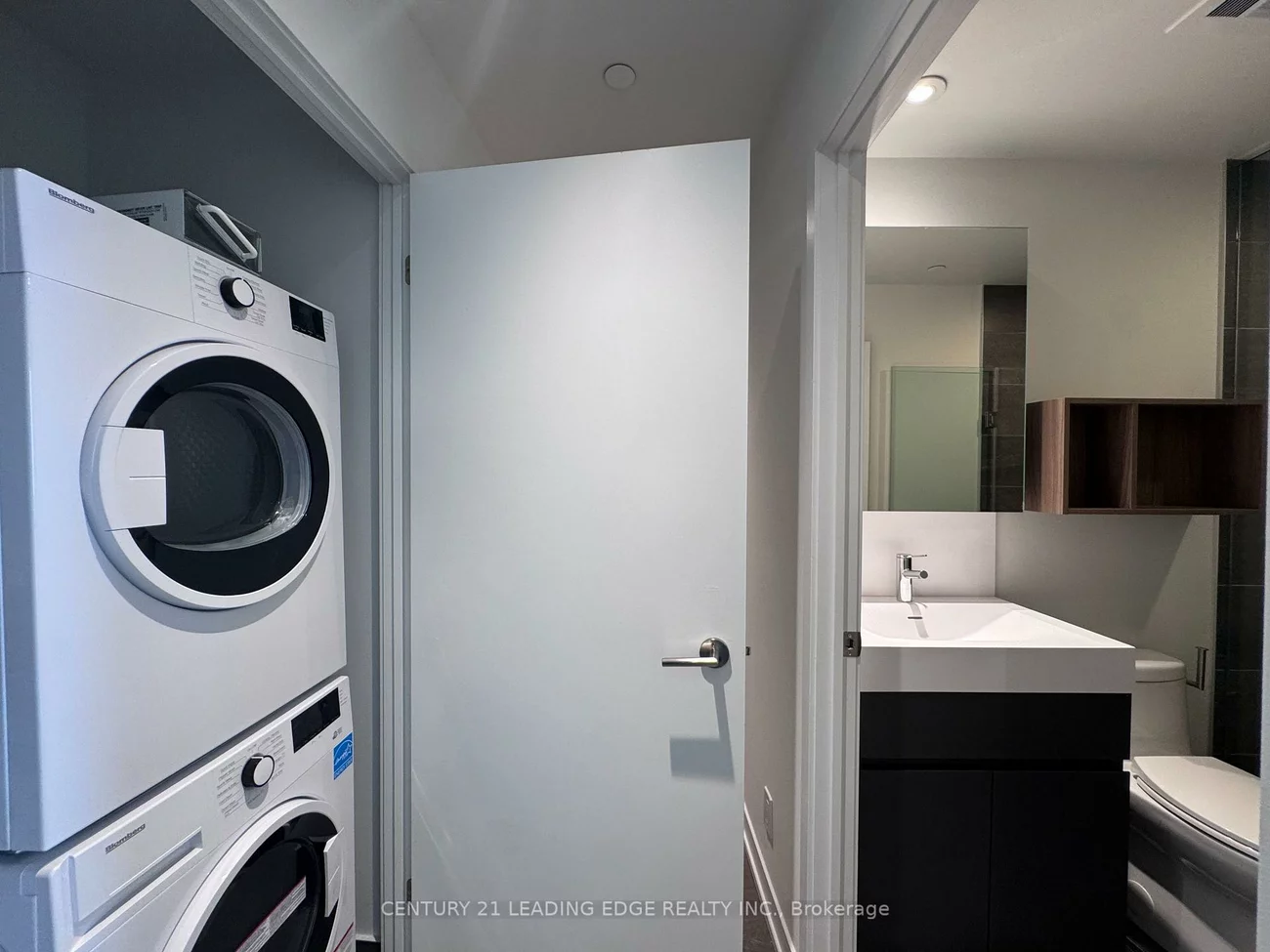 39, Mary, City Centre, Barrie