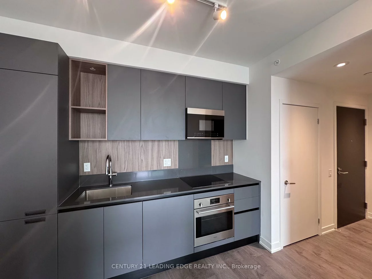 39, Mary, City Centre, Barrie