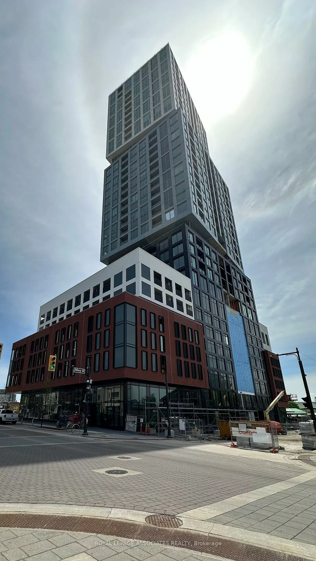 39, Mary, City Centre, Barrie