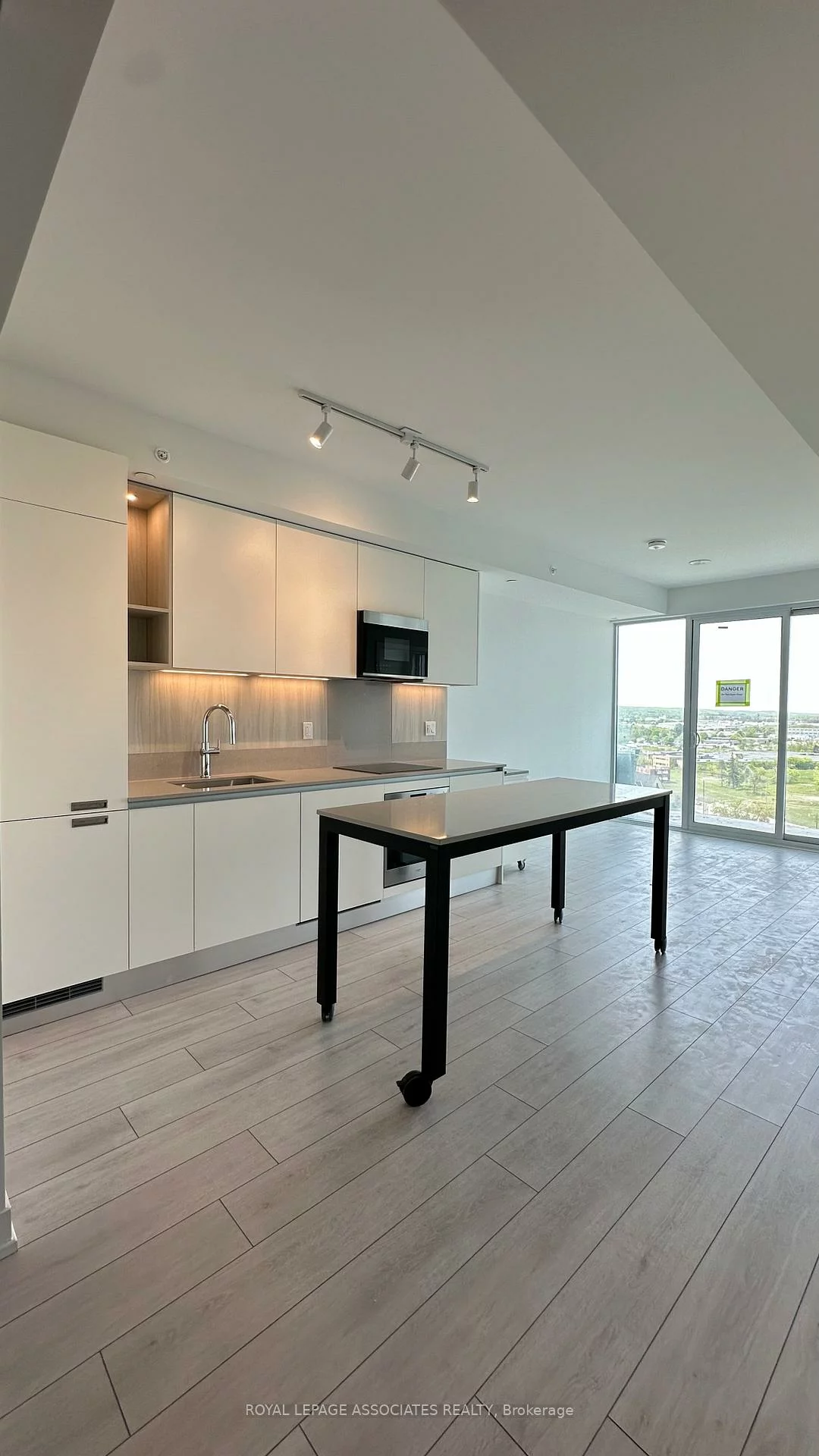 39, Mary, City Centre, Barrie