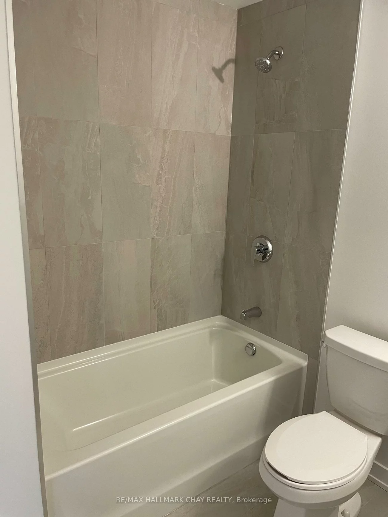 56, Lakeside, Little Lake, Barrie