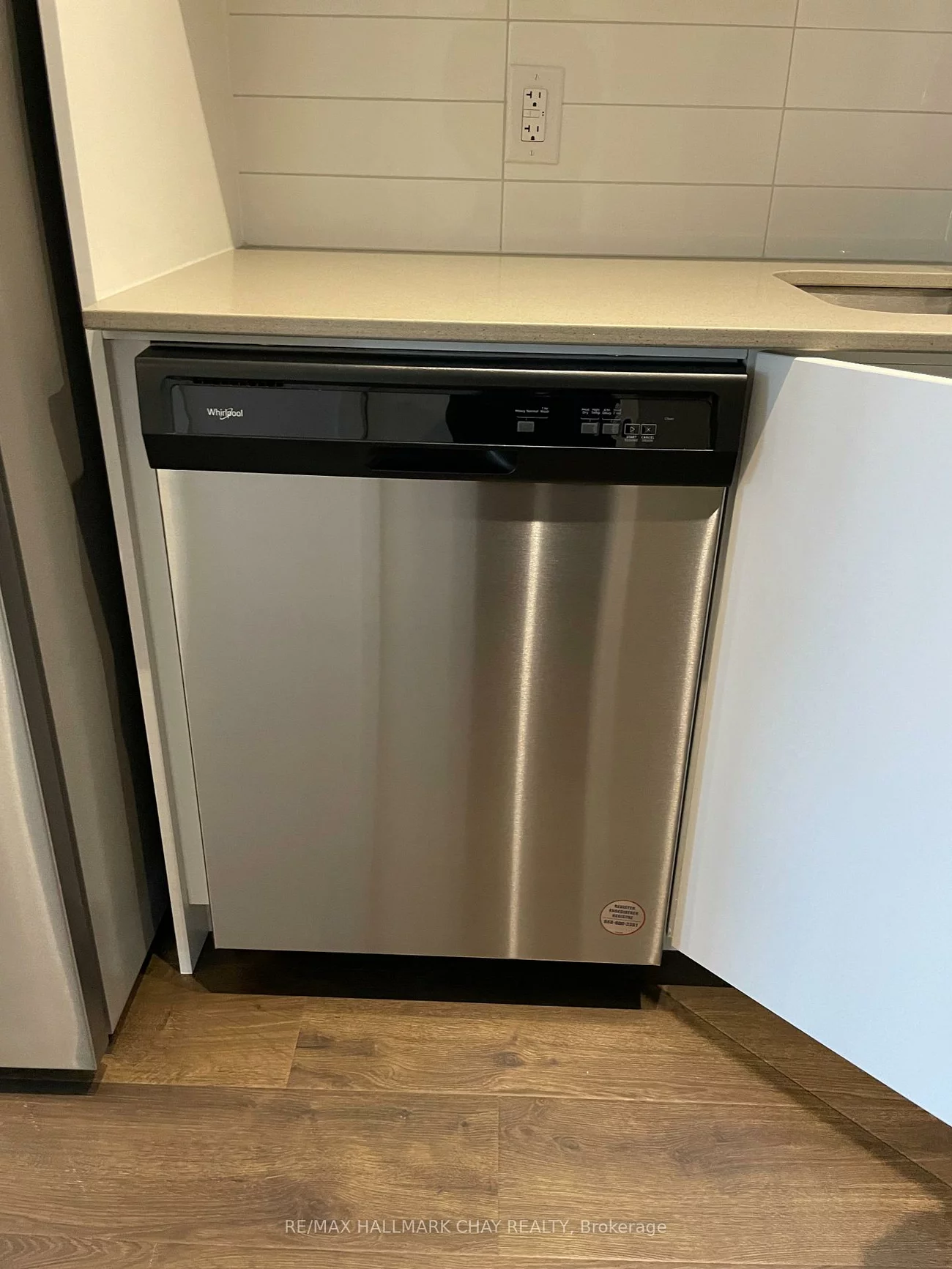 56, Lakeside, Little Lake, Barrie