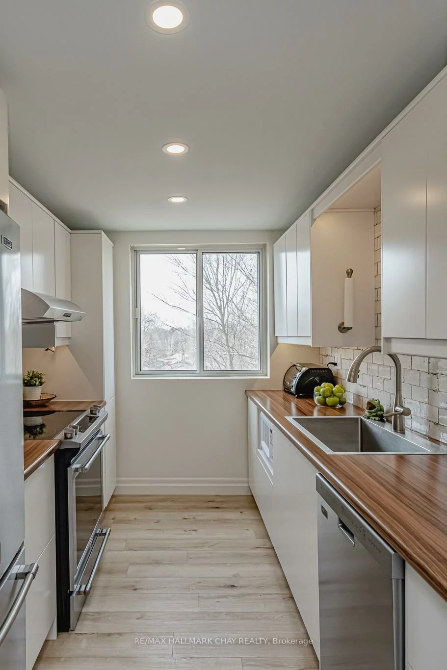 414, Blake, Codrington, Barrie