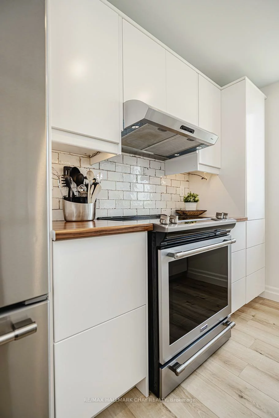 414, Blake, Codrington, Barrie