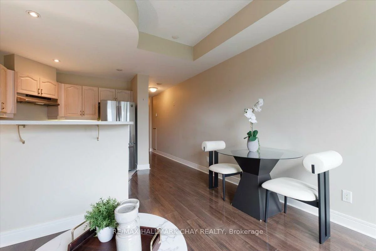 2, Toronto, City Centre, Barrie