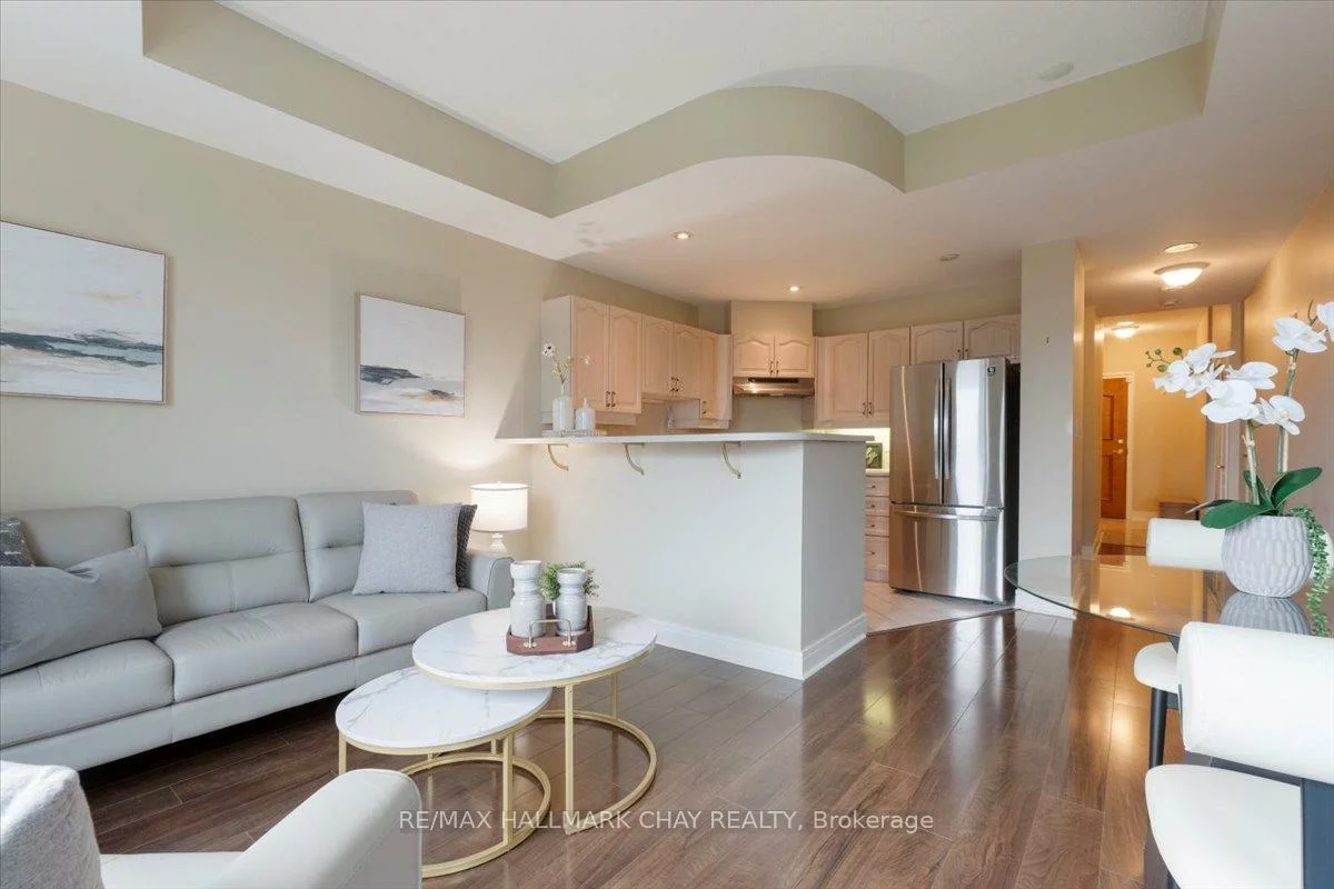 2, Toronto, City Centre, Barrie