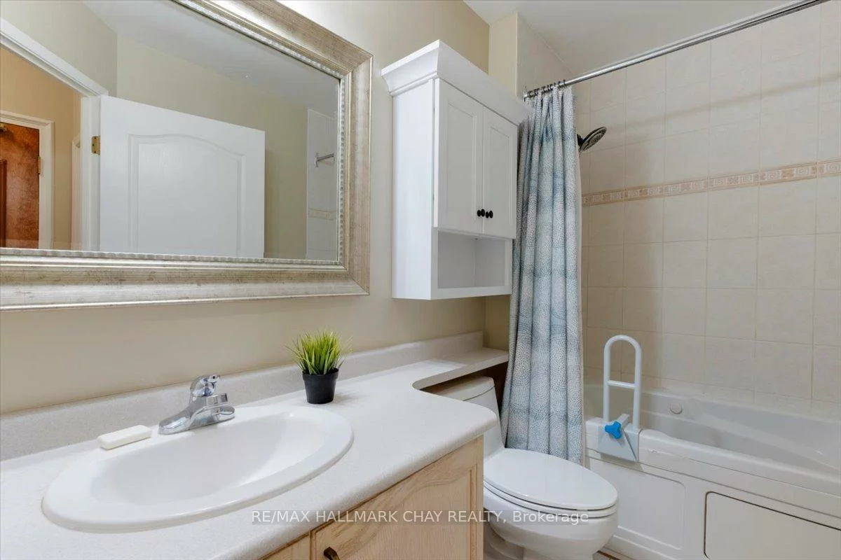 2, Toronto, City Centre, Barrie