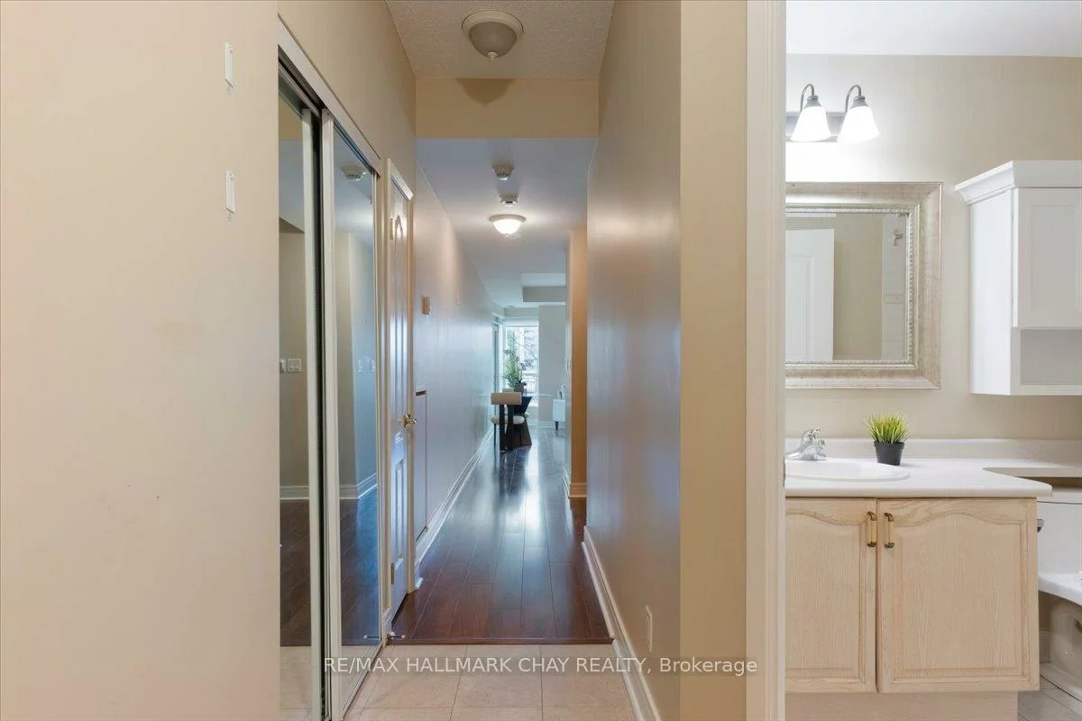 2, Toronto, City Centre, Barrie