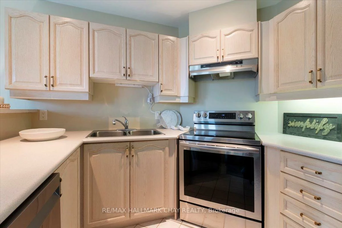 2, Toronto, City Centre, Barrie