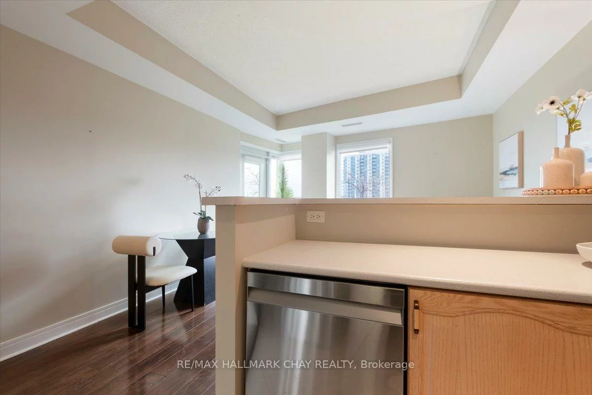 2, Toronto, City Centre, Barrie