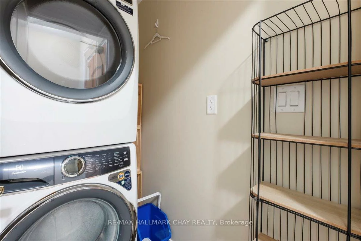 2, Toronto, City Centre, Barrie