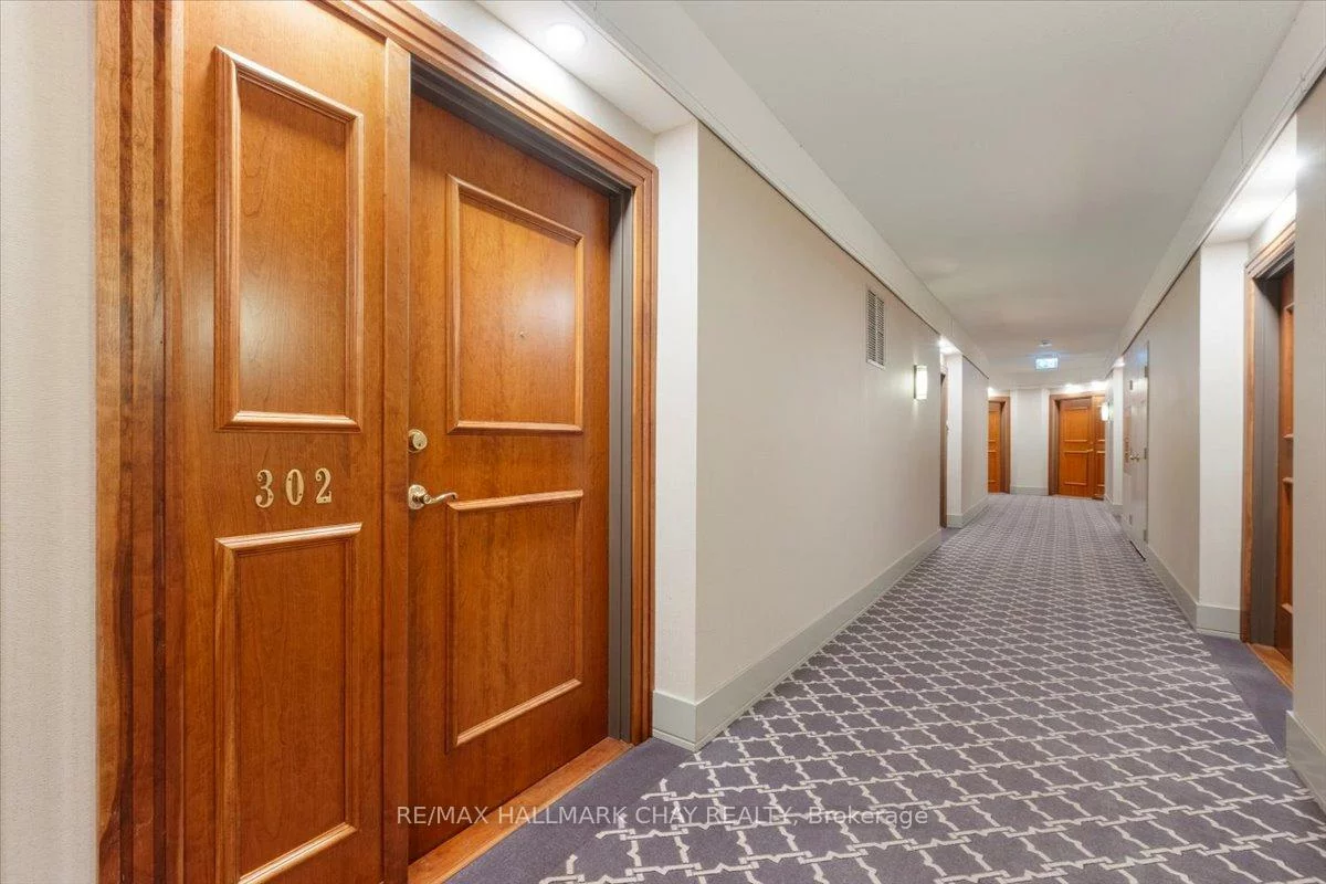 2, Toronto, City Centre, Barrie