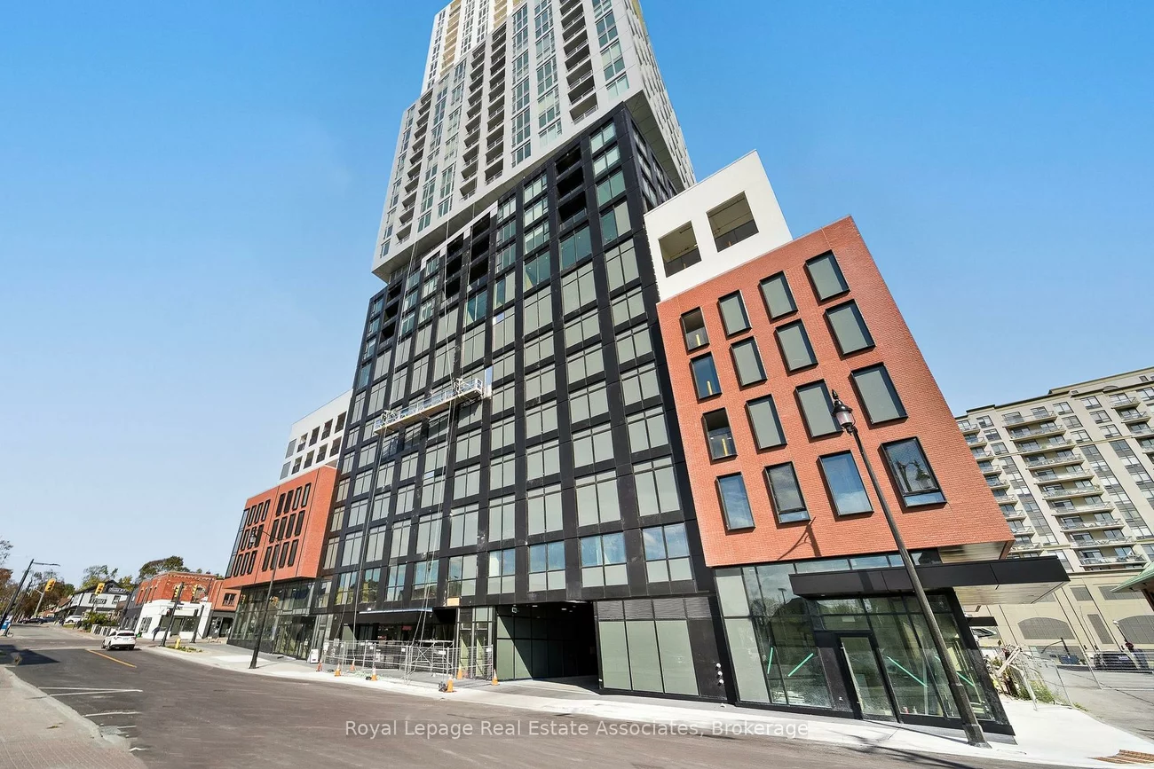 39, Mary, City Centre, Barrie