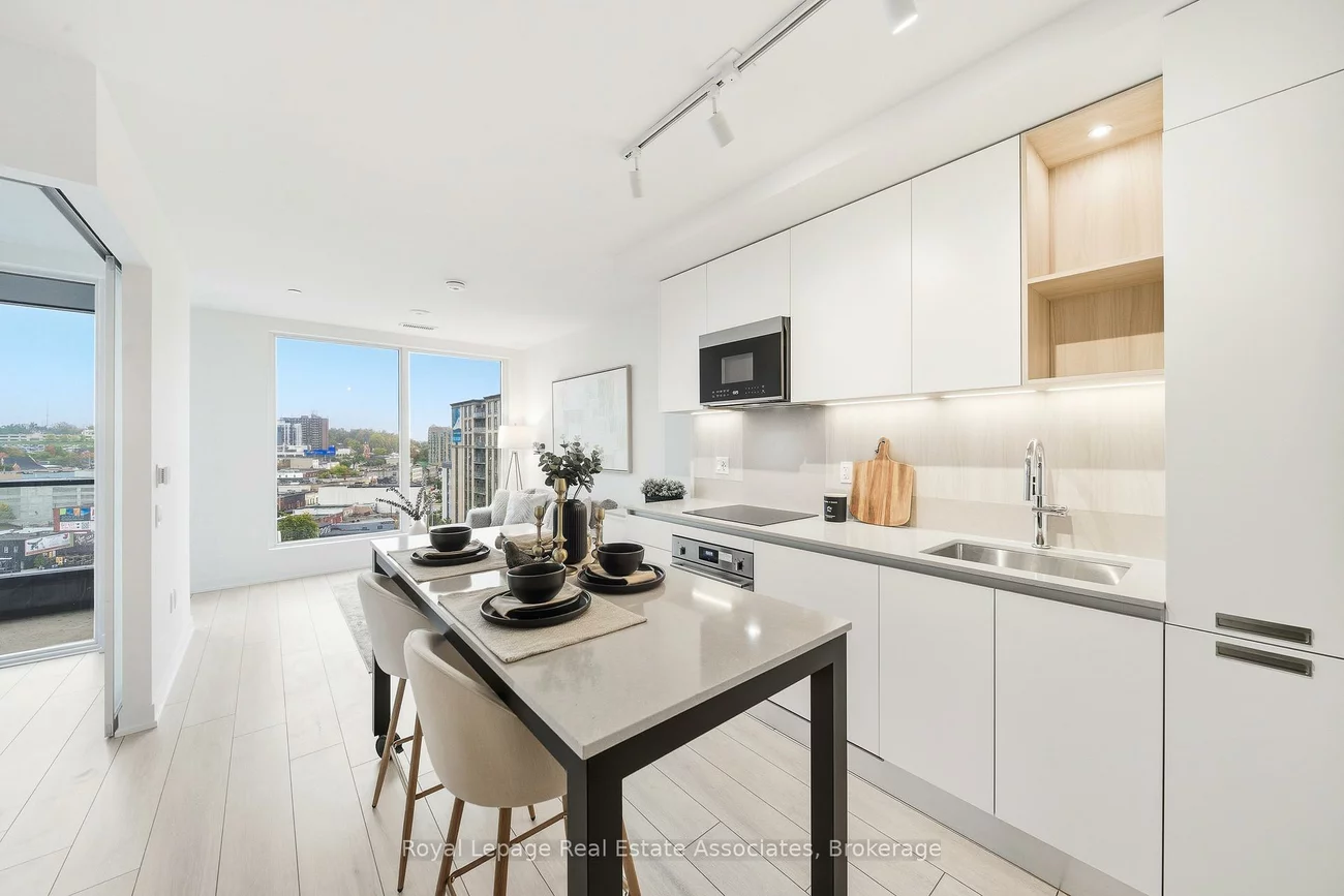 39, Mary, City Centre, Barrie