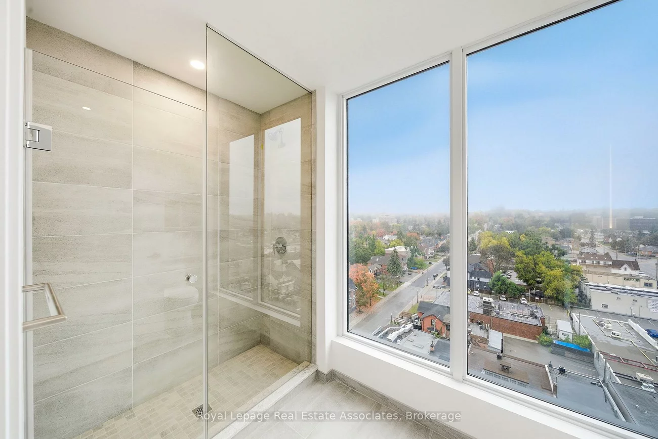 39, Mary, City Centre, Barrie