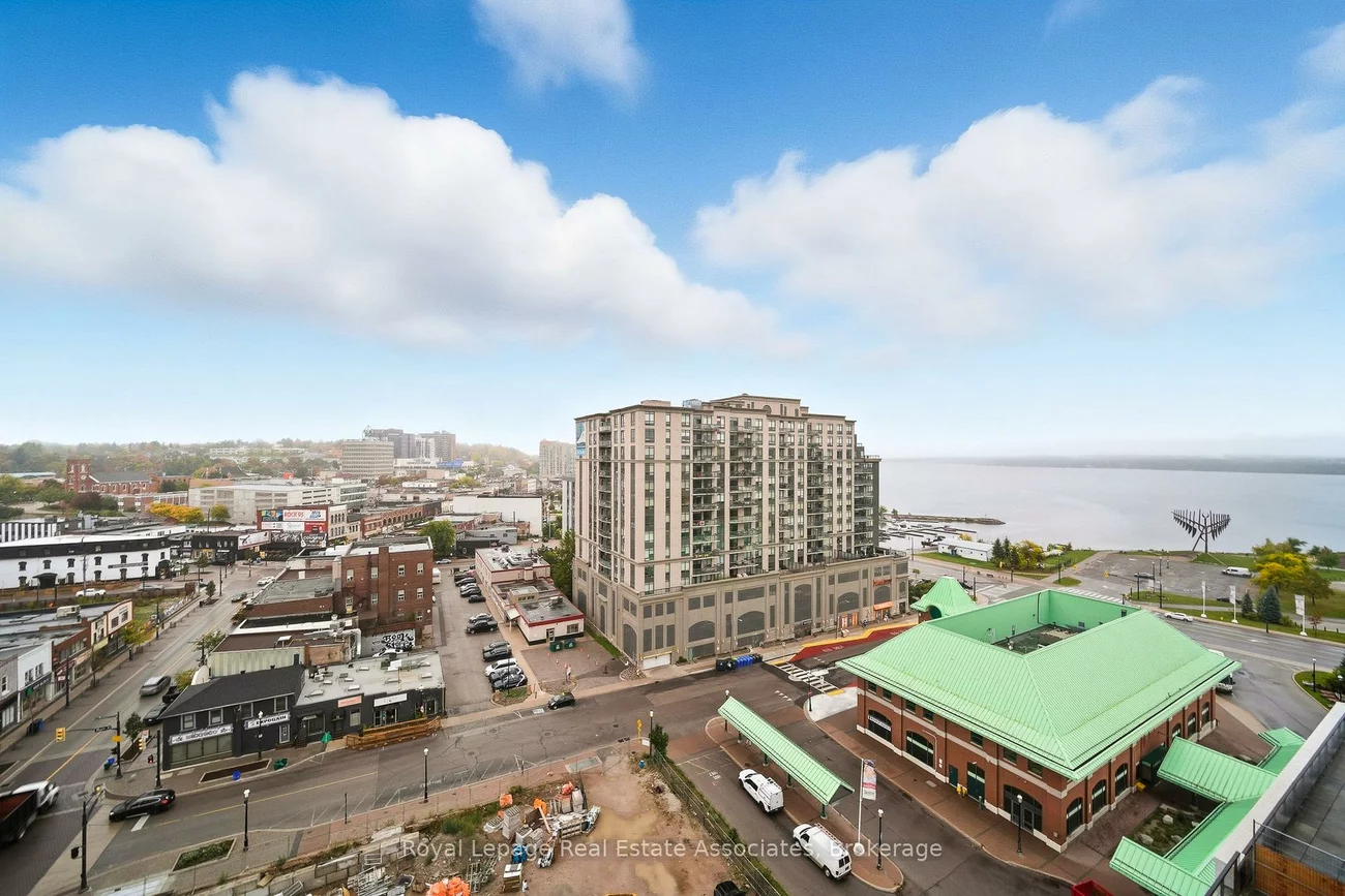 39, Mary, City Centre, Barrie