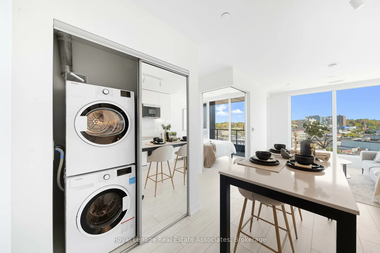 39, Mary, City Centre, Barrie