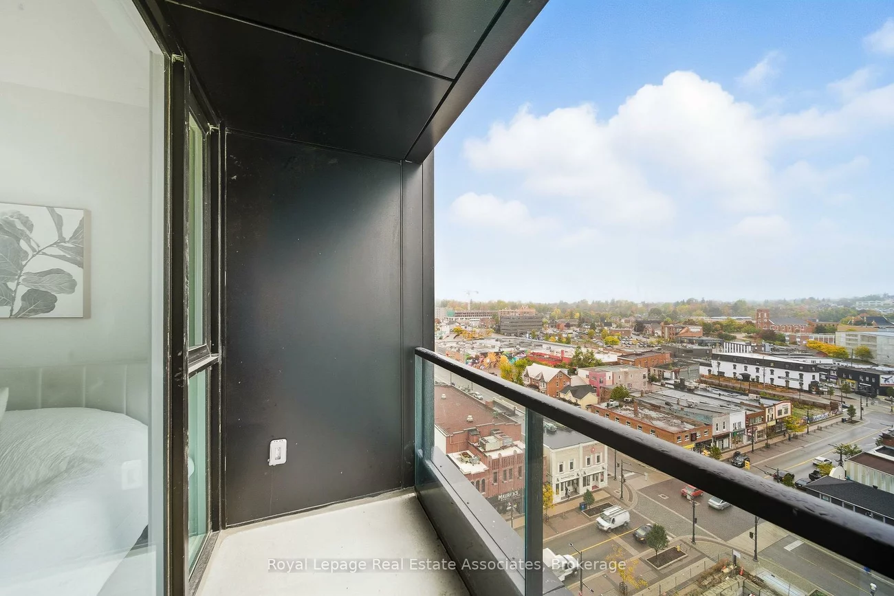 39, Mary, City Centre, Barrie