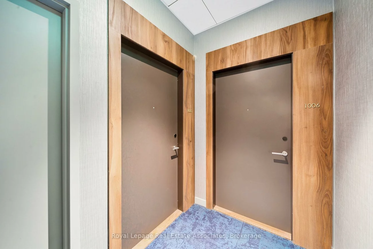 39, Mary, City Centre, Barrie