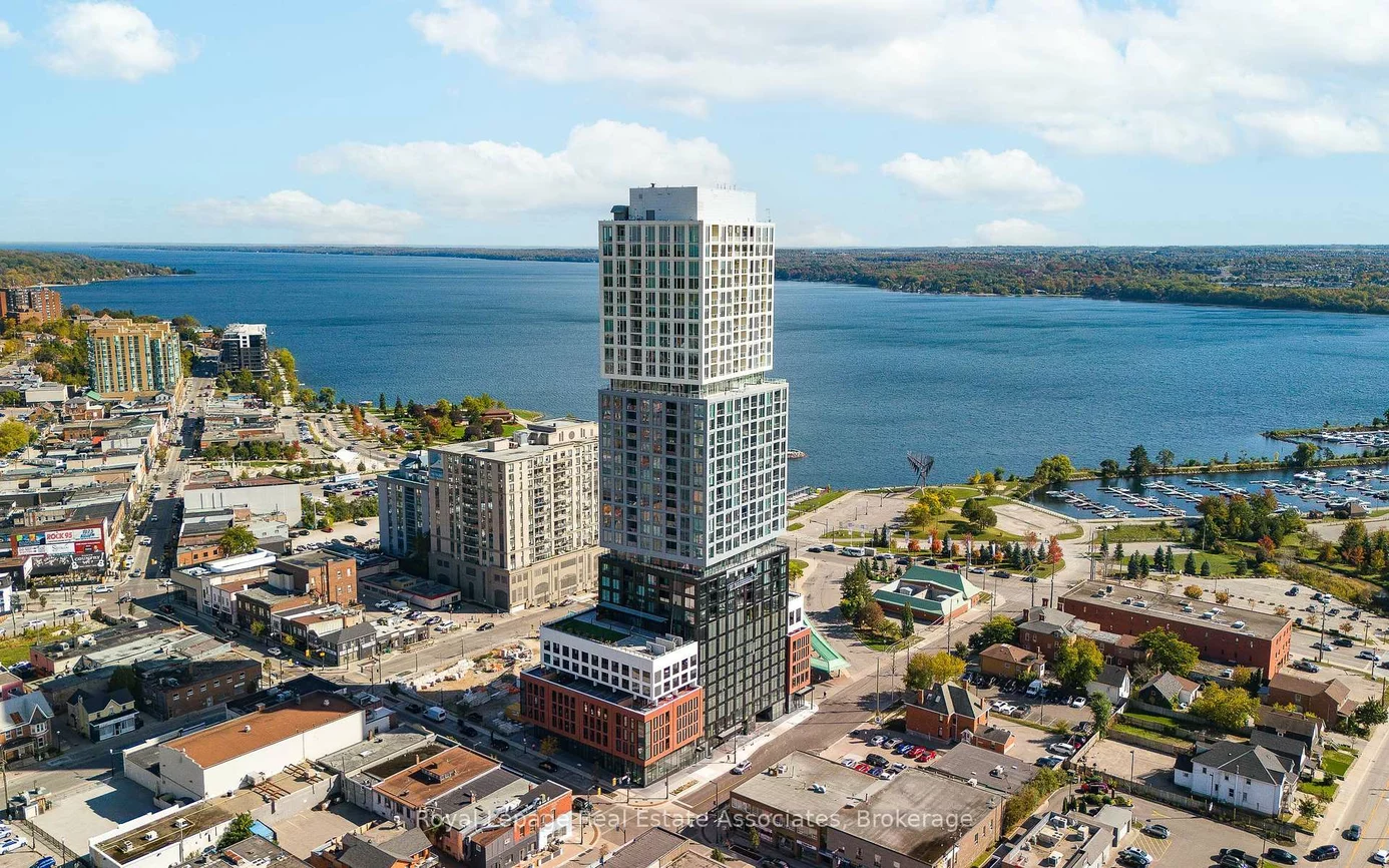 39, Mary, City Centre, Barrie